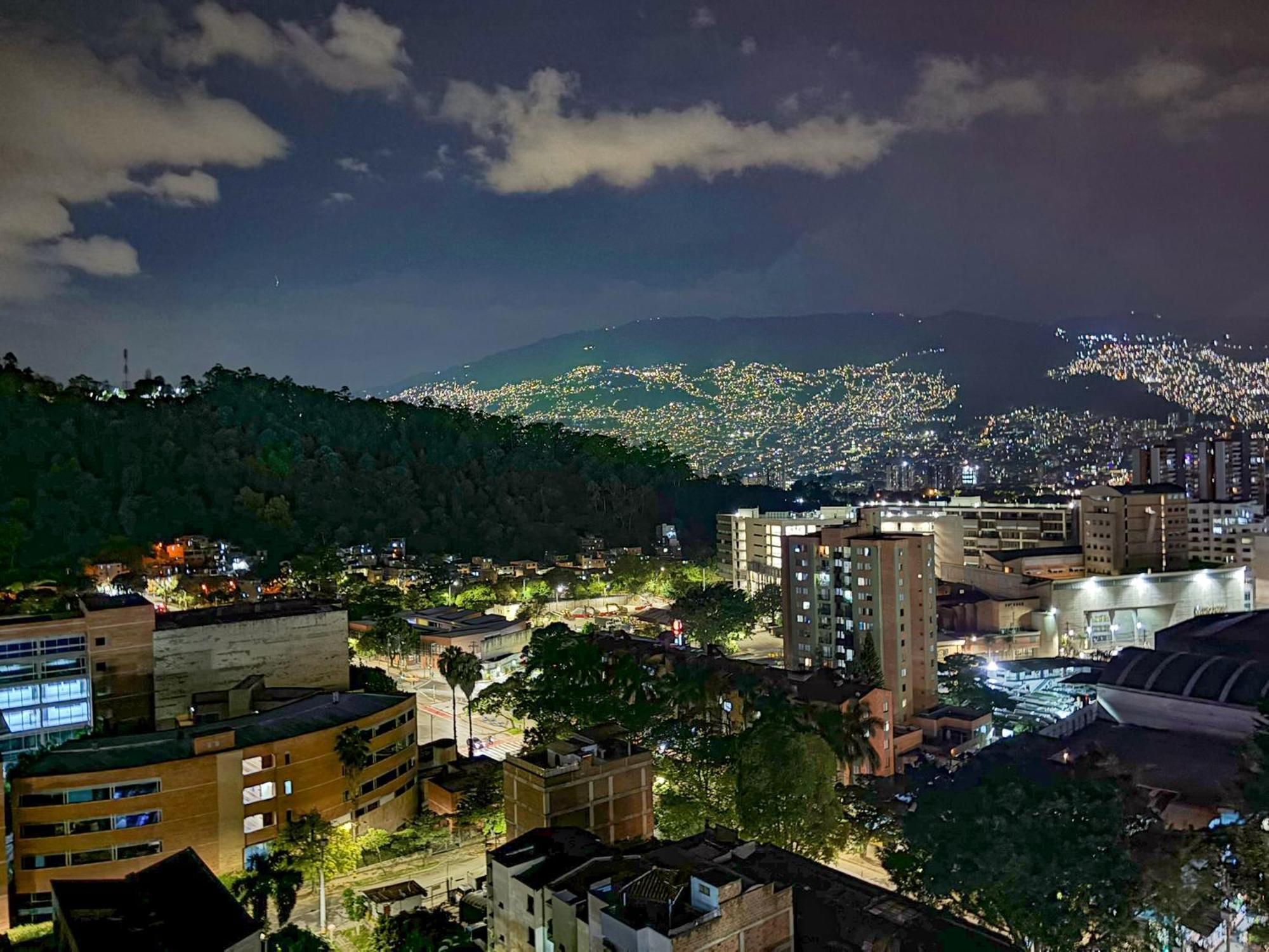 Tequendama Hotel Medellin - Estadio Extérieur photo